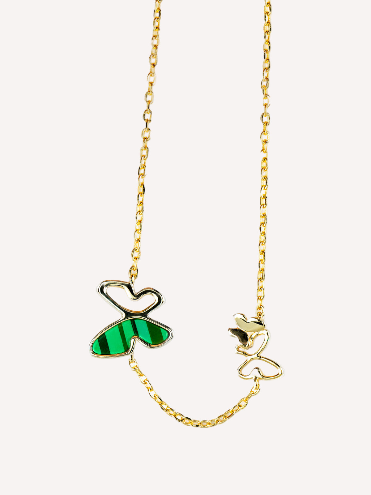 She Flies butterfly bracelet in 18k gold over sterling silver, adjustable and hypoallergenic, with GIARA affirmation card and gift box.